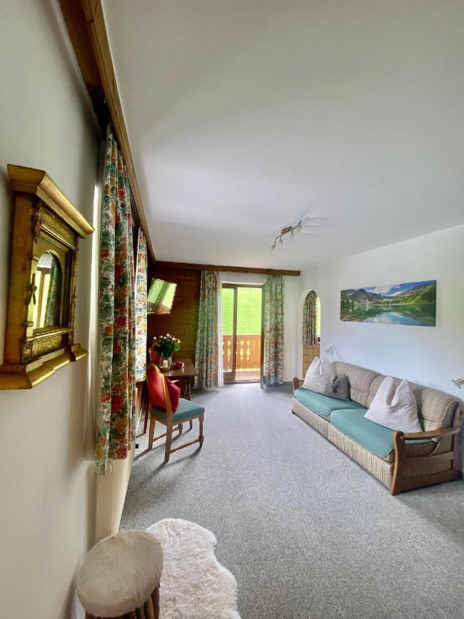 Apartment 2 *